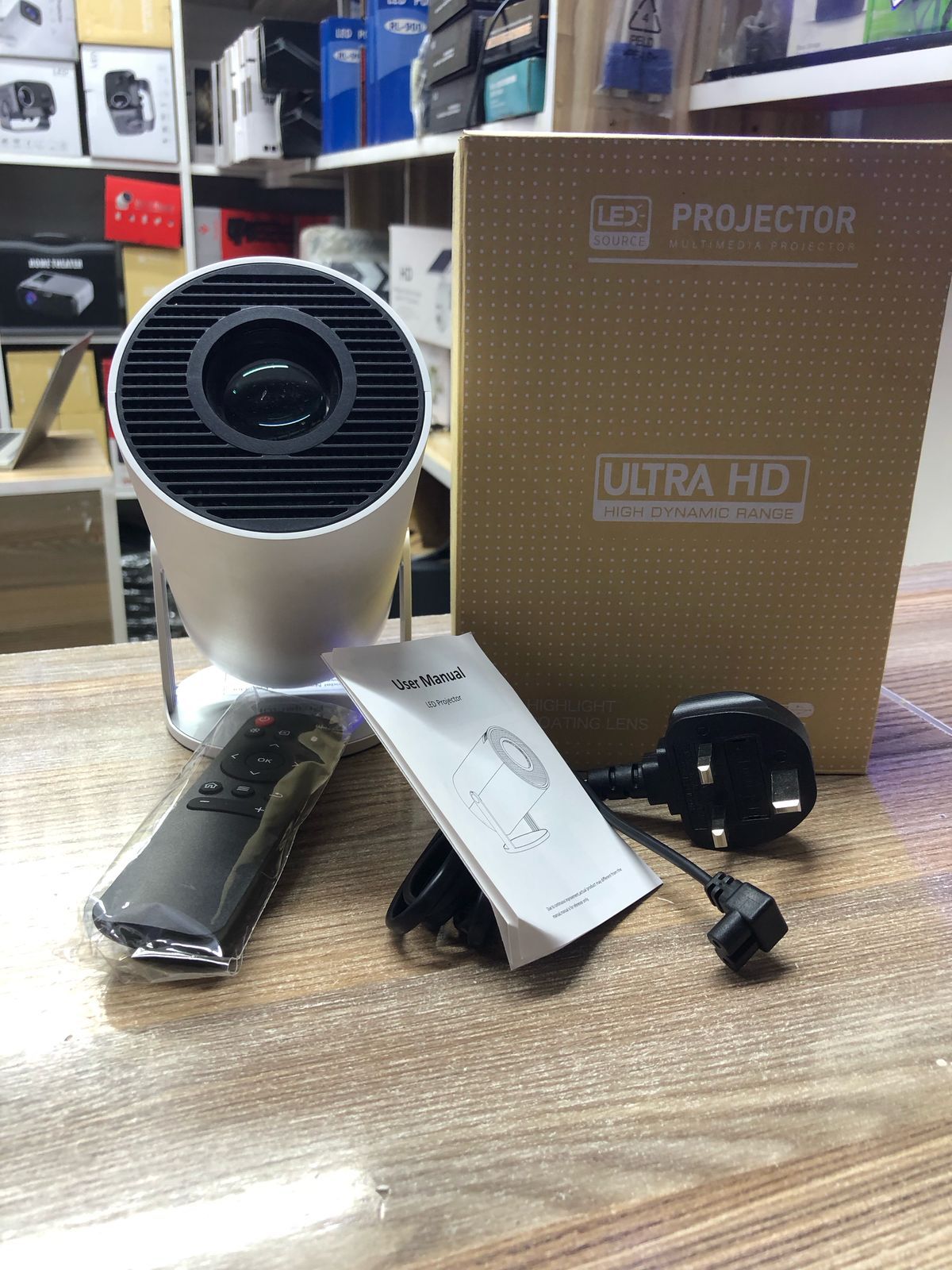 HY 300 PRO ANDROID PROJECTOR - Mtech